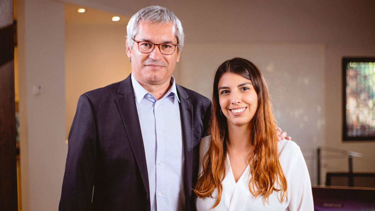 Fotografía de dos personas incluida en el caso Llamando al Doctor